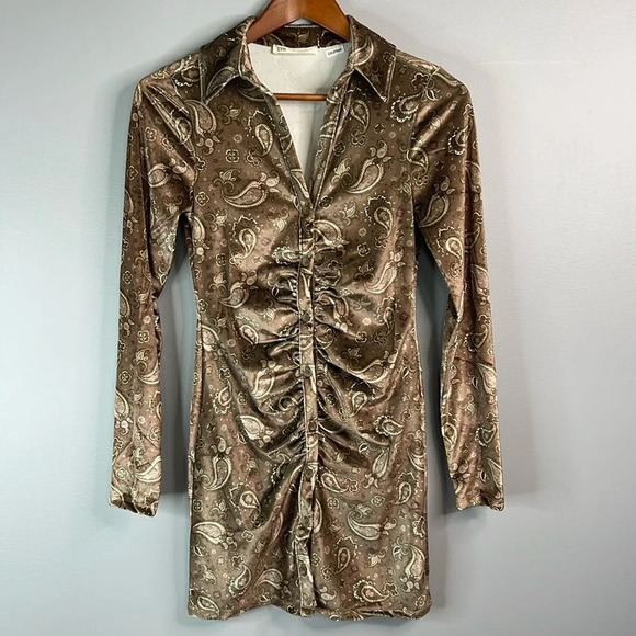 STRADIVARIUS Velvet Ruched Button Front Dress Taupe Collared Paisley Print S - Picture 11 of 11